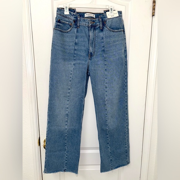 *NWT* High Rise 90’s Relaxed Jean 
Vintage Stretch - Picture 4 of 6